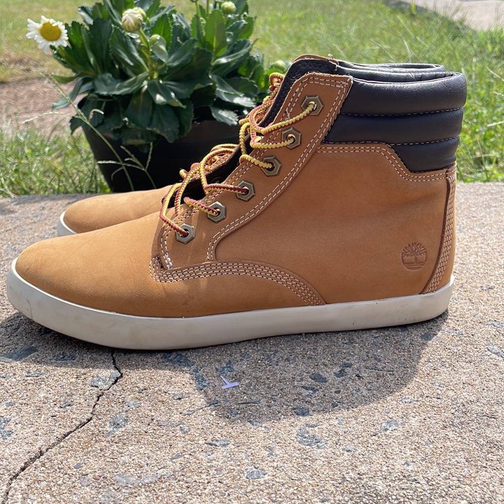 Timberland - Picture 2 of 6